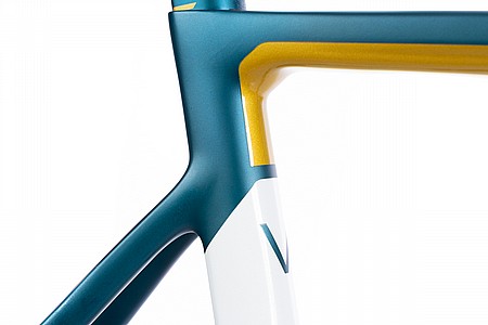 Colnago V3 Disc Ultegra Di2 Road Bike [1CCL.V03.0TU.U2E.60C Colnago V3 Disc Ultegra Di2 Road Bike [1CCL.V03.0TU.U2E.60C