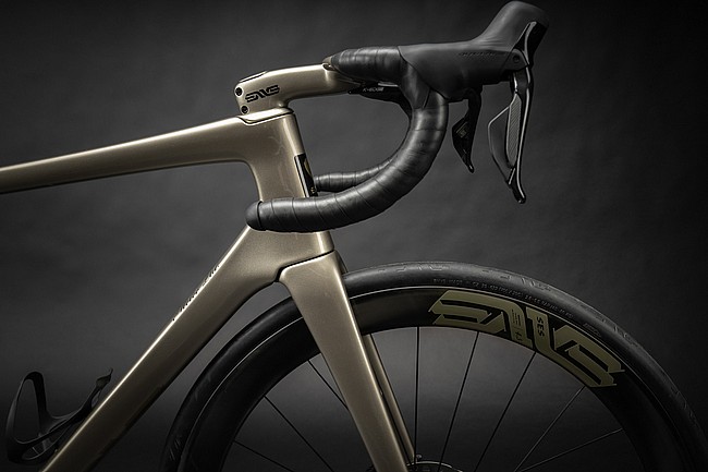 ENVE MELEE LTD Champagne Rolling Chassis Custum Wheel Graphics