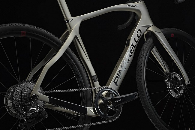 Pinarello Grevil F5 GRX610/820 Gravel Bike 
