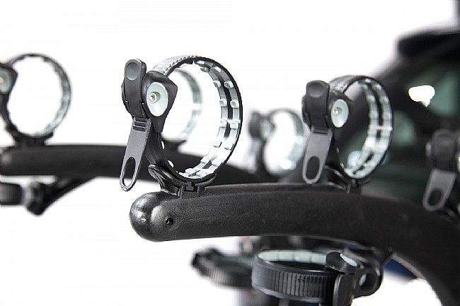 Saris Bones EX Trunk Rack: 3 Bike 