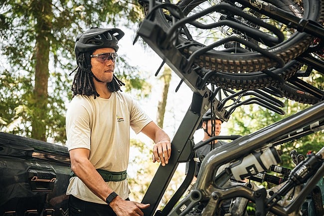 Thule ReVert Hitch Rack 