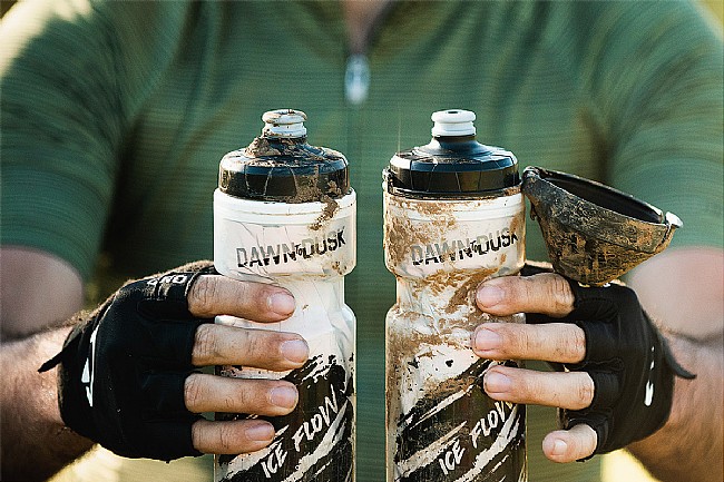 Dawn To Dusk Aqua Flow Bottle with Dirt Mask 